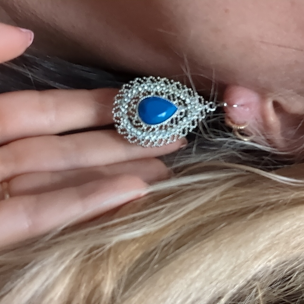 Lightweight Dangles - Picture 4 of 5